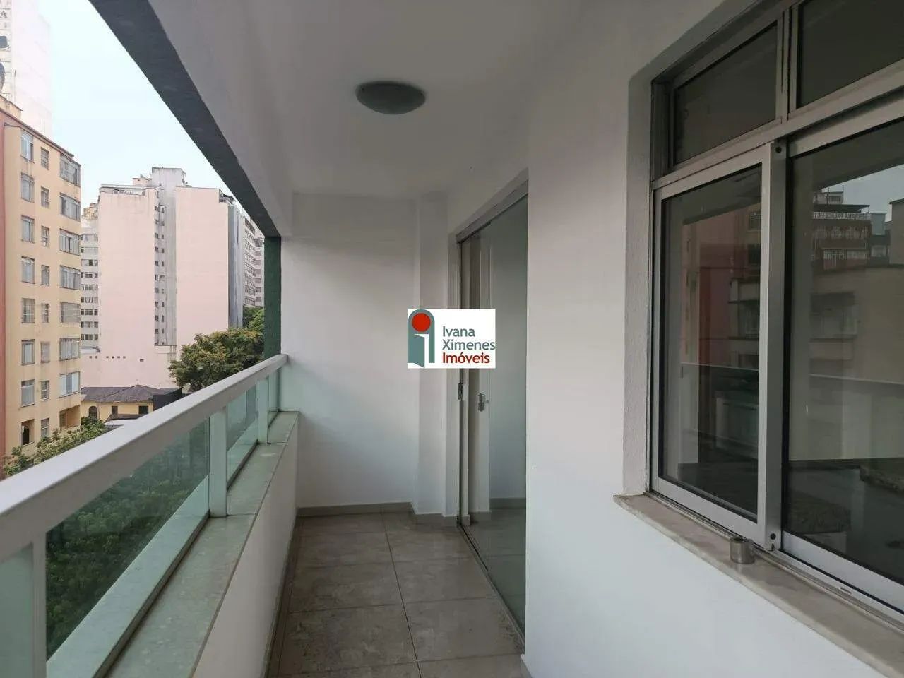 Apartamento para alugar em centro de 40.00m² com 1 quarto e 1 garagem!