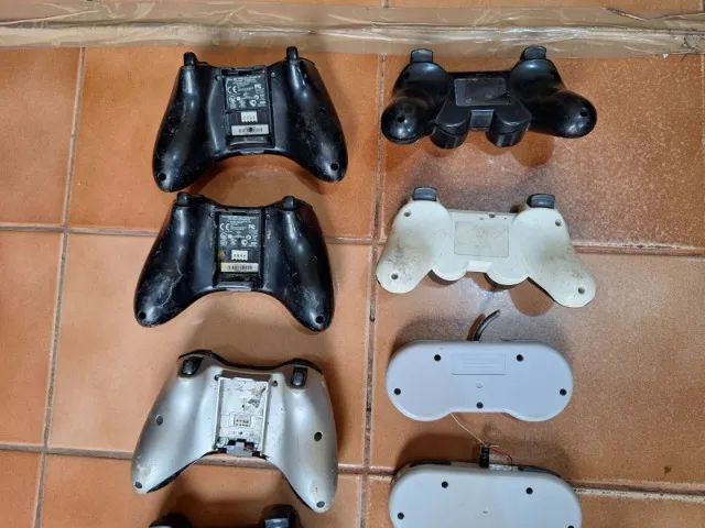 Lote controles no estado Xbox Playstation - Foto 5