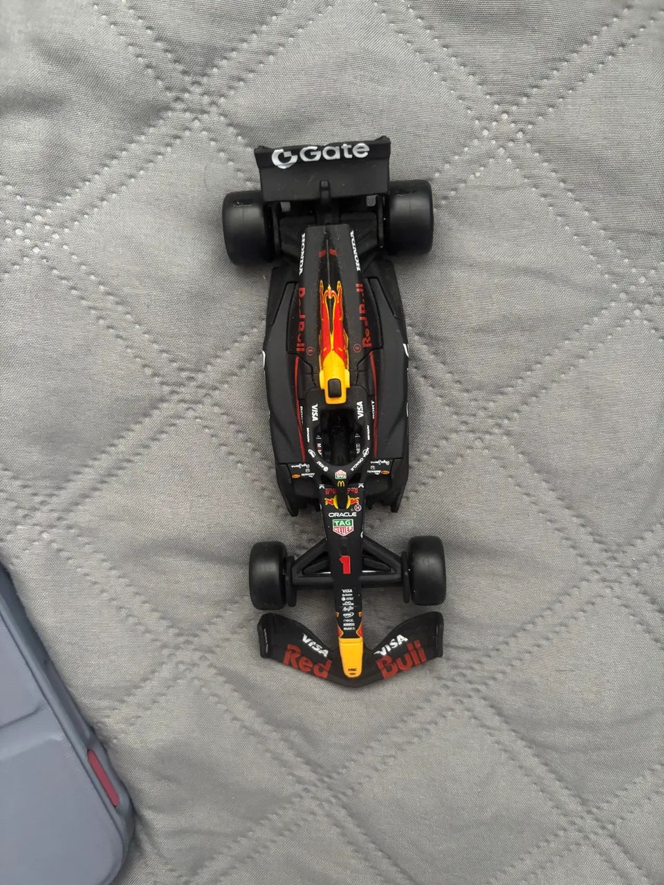 F1 red bull Mc (com caixa)