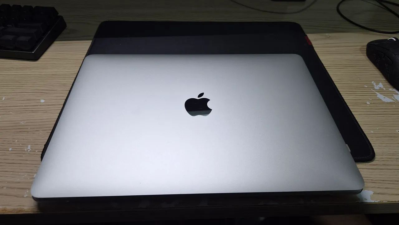 Macbook Pro impecável + Acessórios  - Foto 2