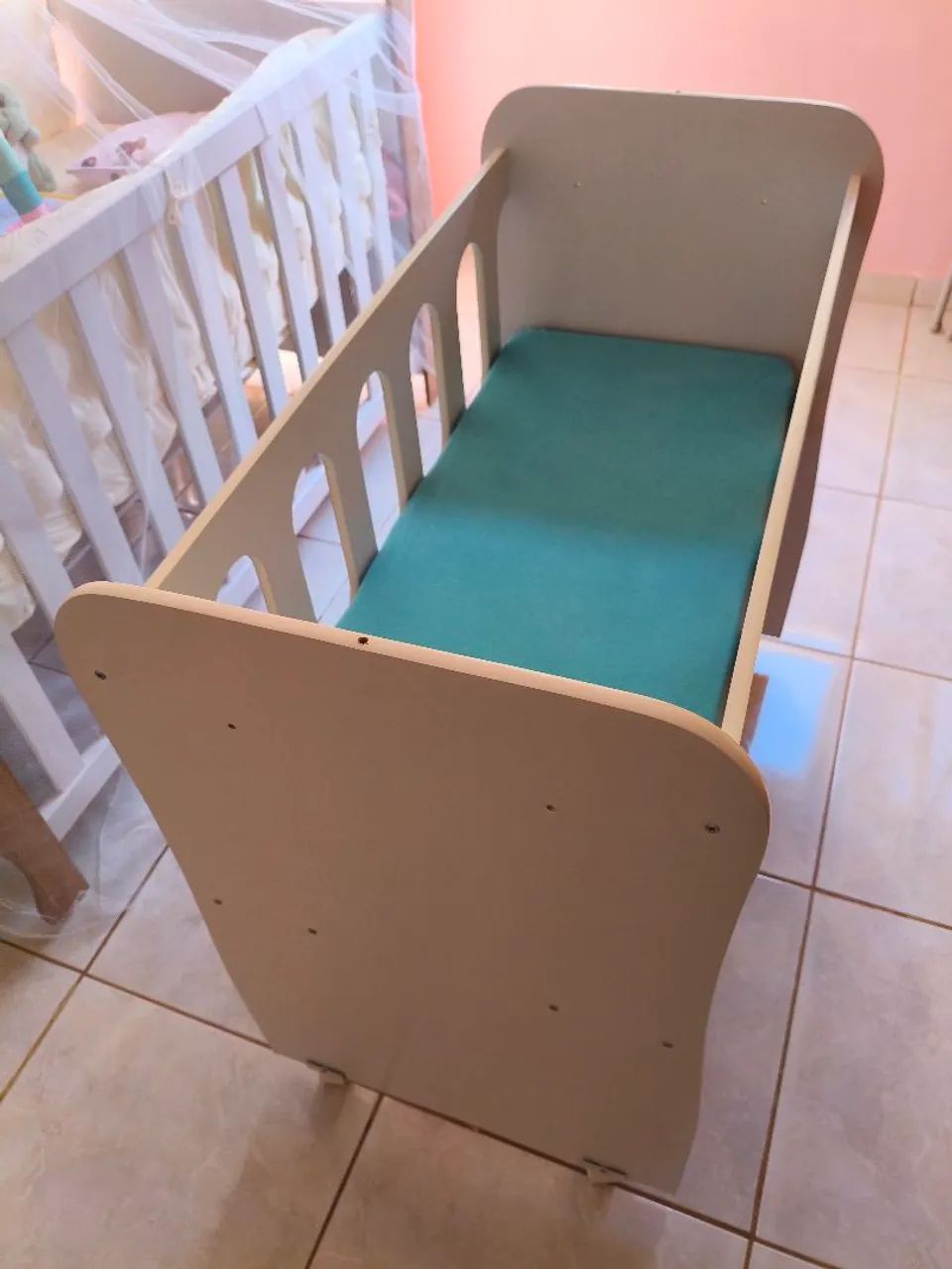 Vendo mini berço RN semi novo.