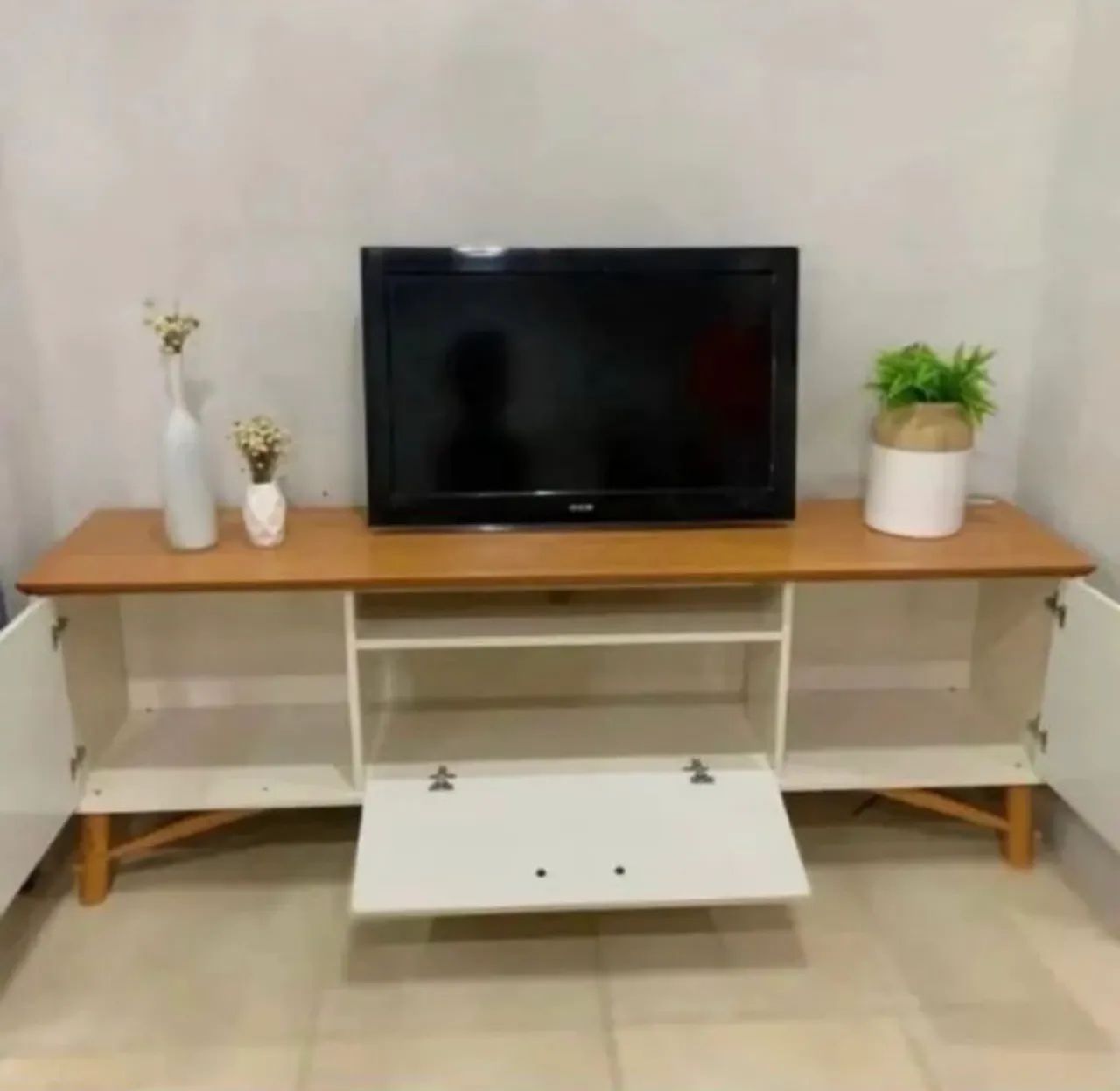 Rack para Tv até 75 Polegadas 3 Portas Felix Edn Móveis:off White/cedro - Foto 2
