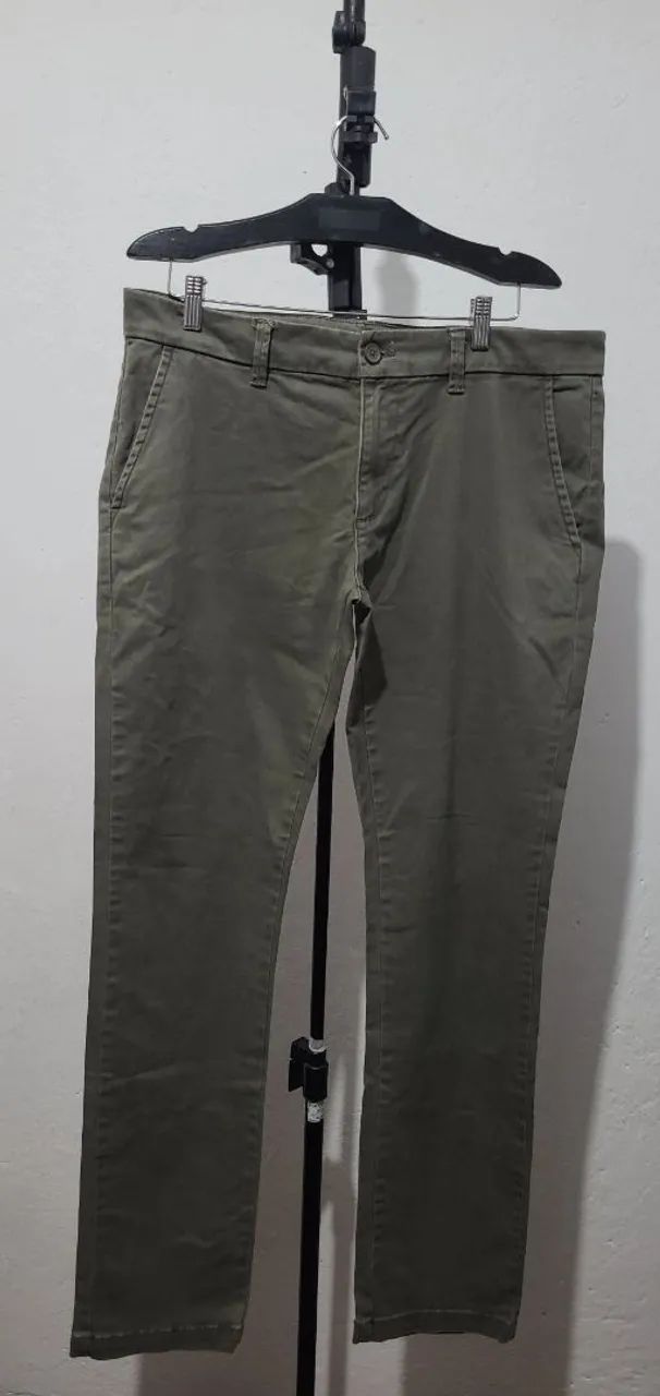 Calça de Sarja Verde militar N° 46/48, bonita, original, sofisticada, bem confortável.  - Foto 3