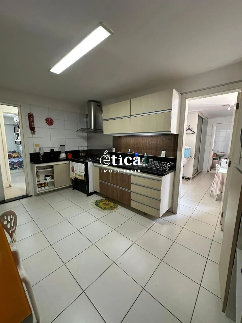 Apartamento no Edifício Turmalina com 174m², 2 suítes e 2 semi - Foto 4