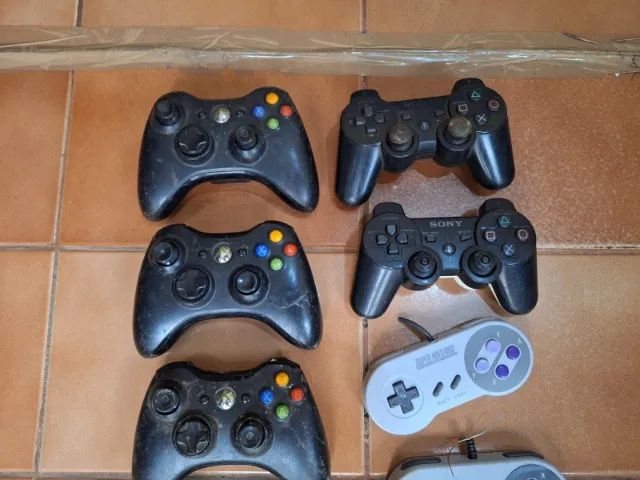 Lote controles no estado Xbox Playstation - Foto 4