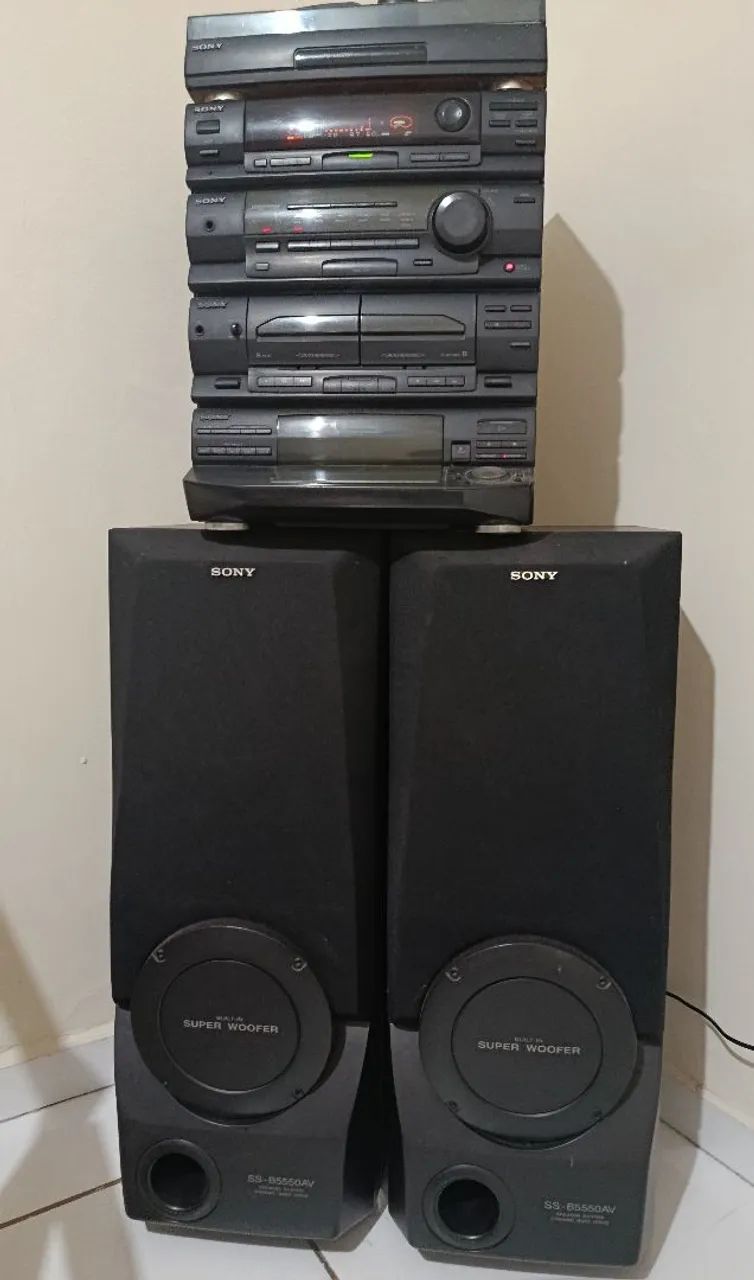 Aparelho de som Sony + 2 caixas