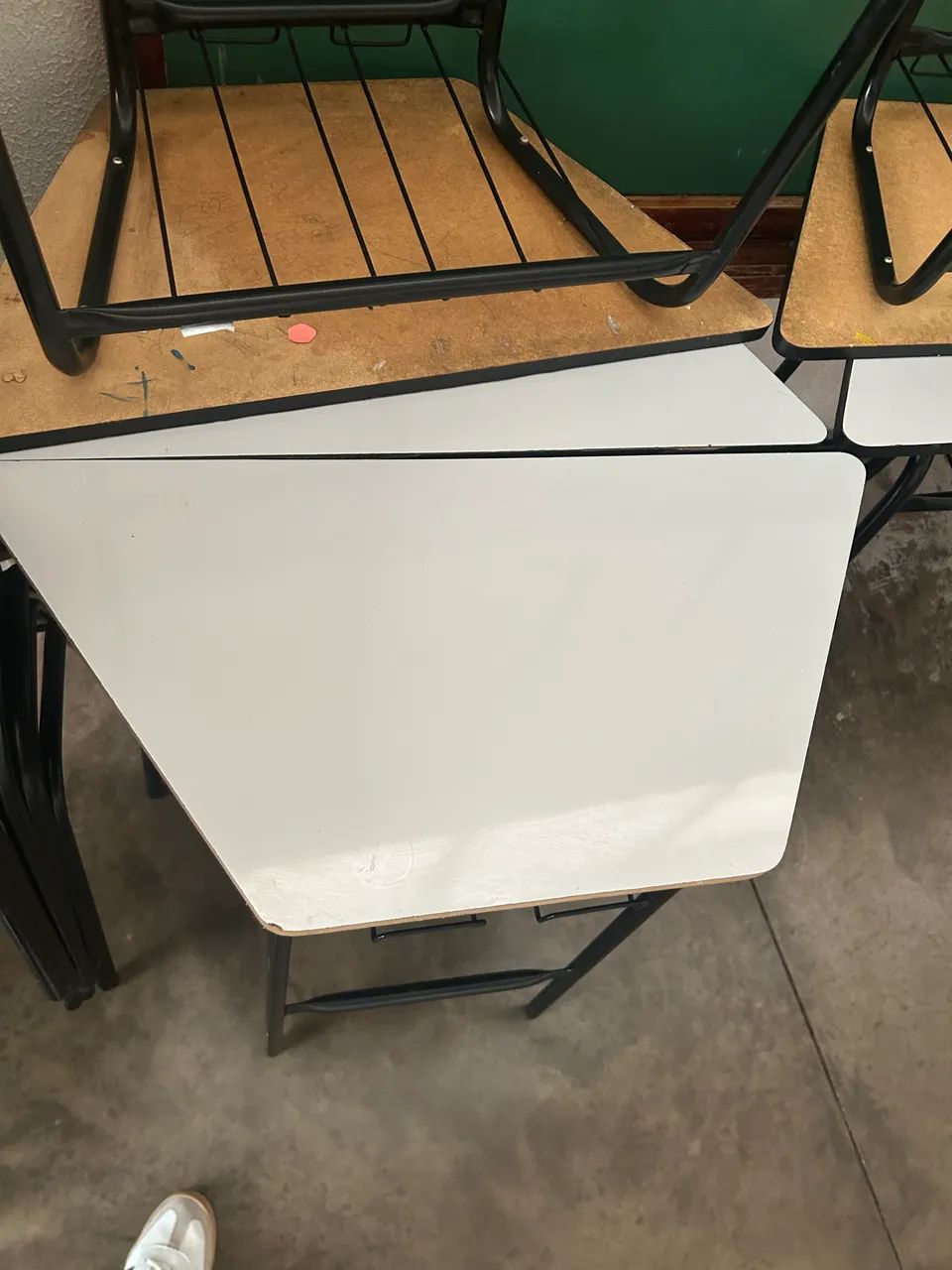 Conjunto Mesa e Cadeira Escolar 