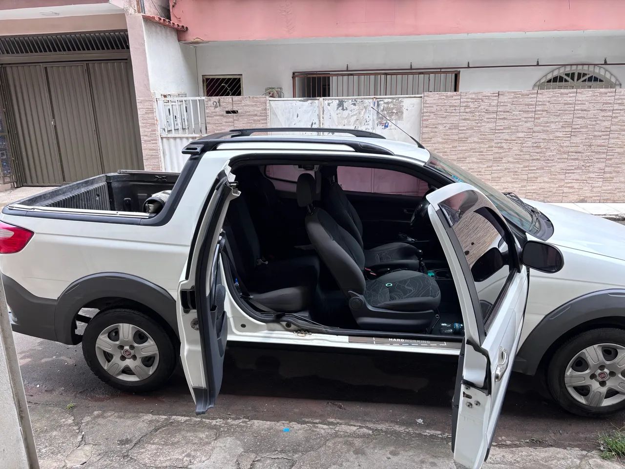 Fiat Strada Working Hard 1.4 Fire Flex 8V CD 2017 - Foto 3