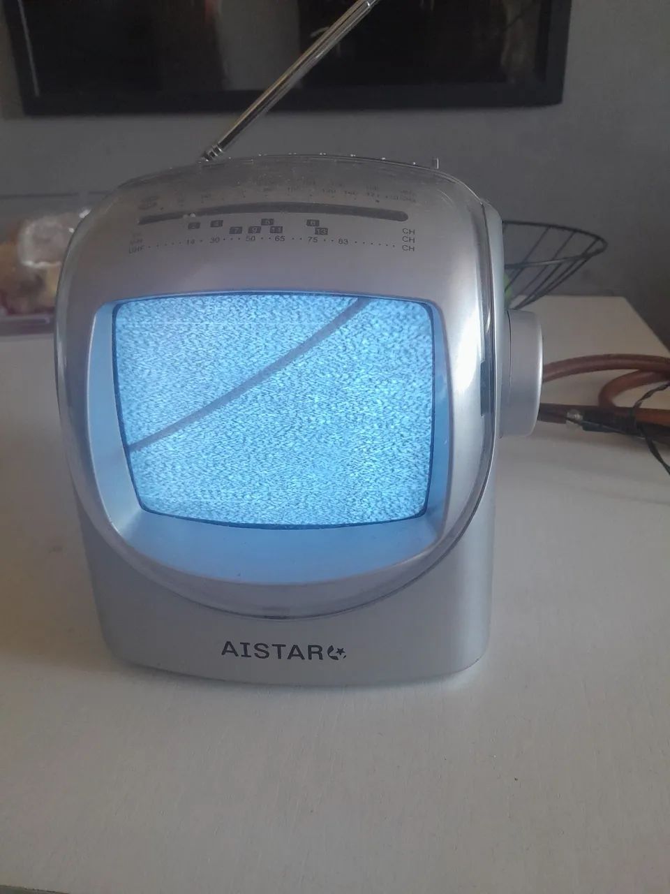 Mini tv preto e branco