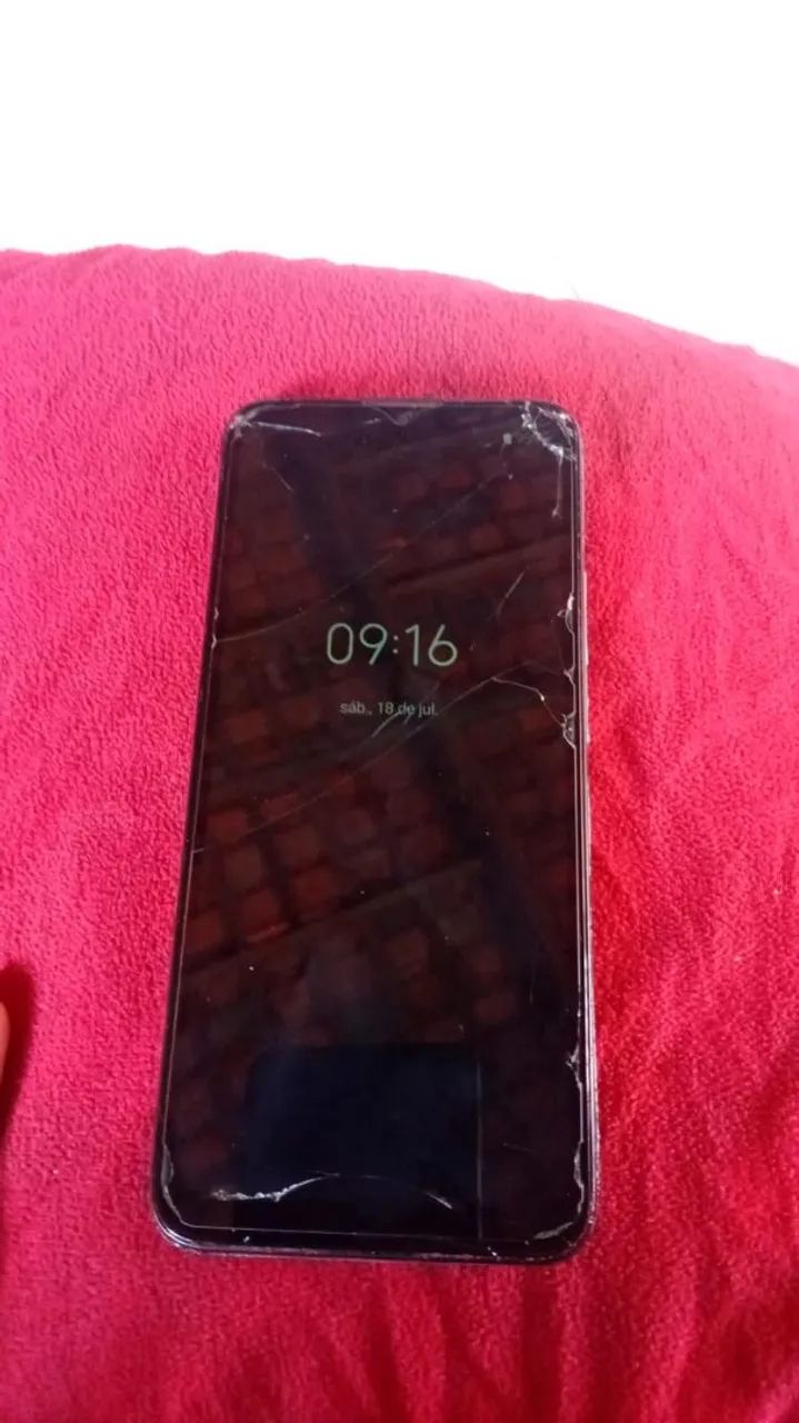 Vendo um moto g60 funcionando perfeitamente motivo da venda preciso comprar comida