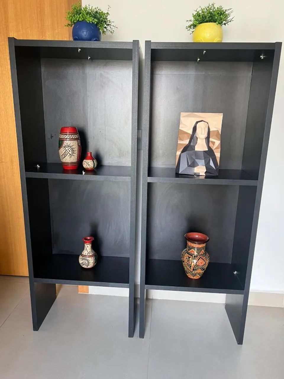 PRA VENDER RÁPIDO! Nichos/ estantes preto (duas unidades) decorativos, estilo minimalista.