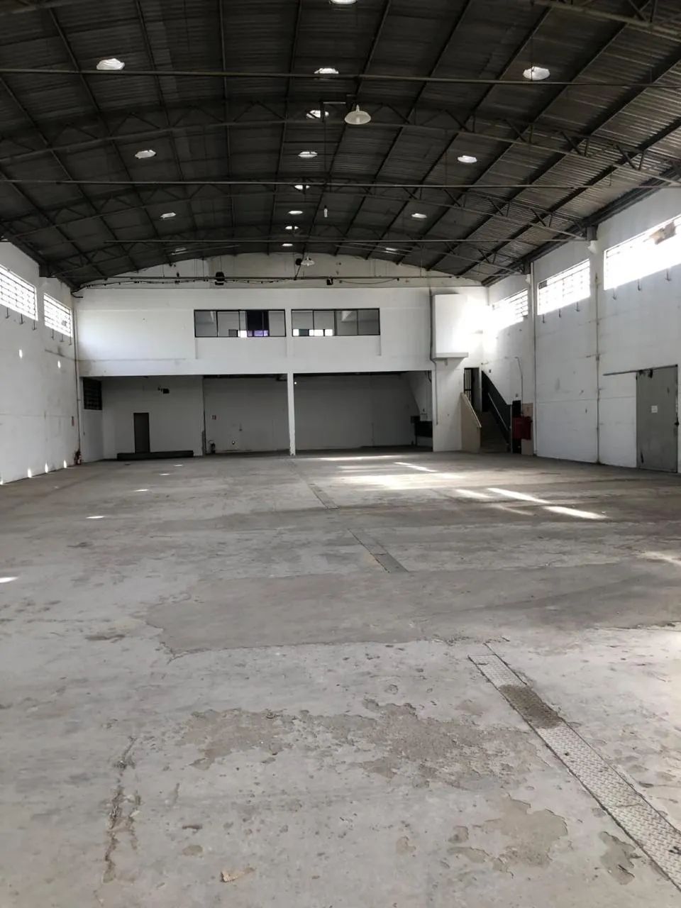 Galpão para venda no Jardim das Laranjeiras com 1.683m² - Foto 3