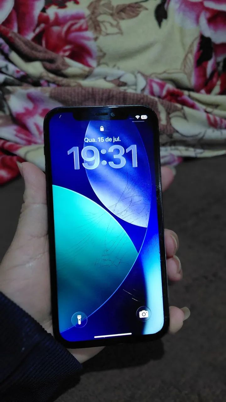 Iphone 12<br>Funcionando perfeitamente <br>Bateria 82% - Foto 2