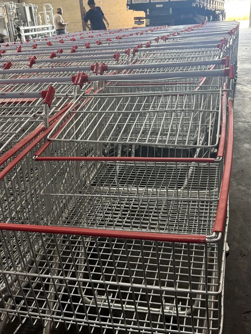    Carrinho 200 Litros Profissional - Ideal para Mercados e Atacado - Foto 3
