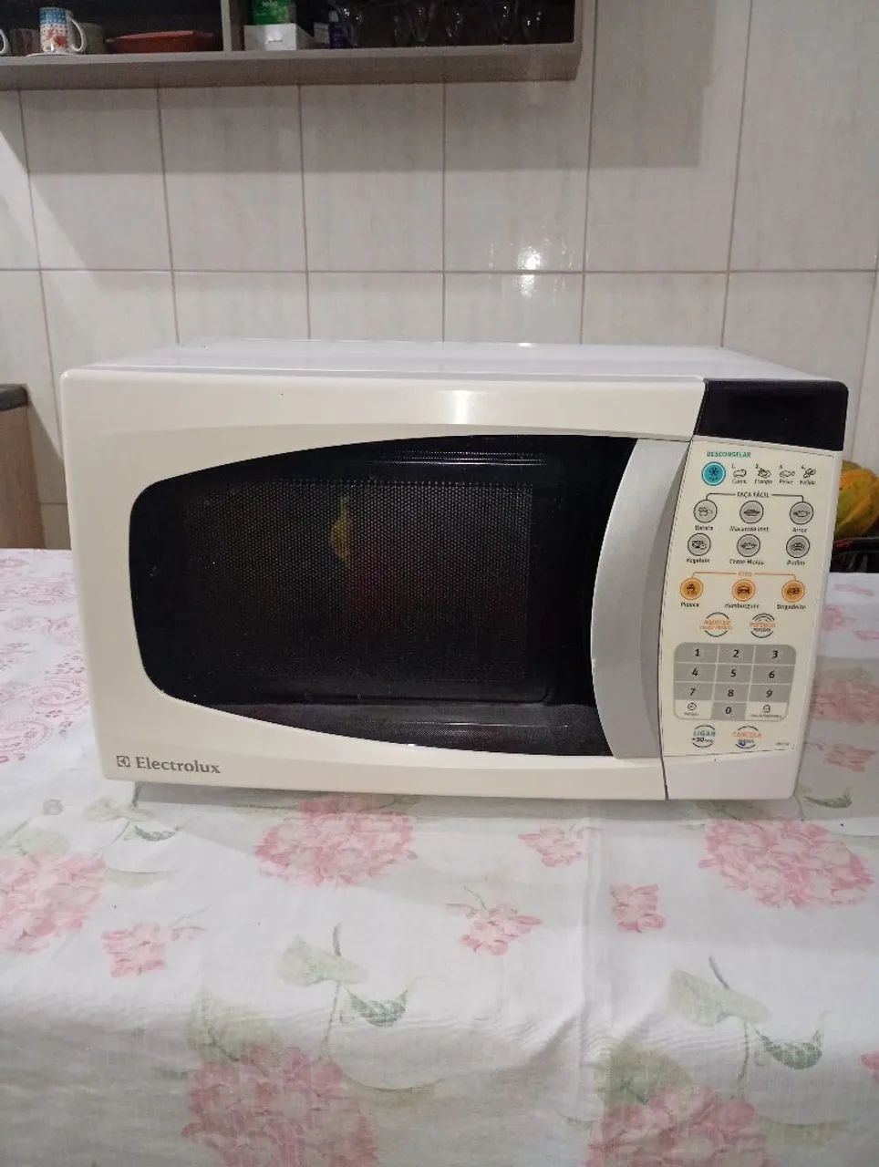 Microondas Electrolux 26 lts bem conservado.