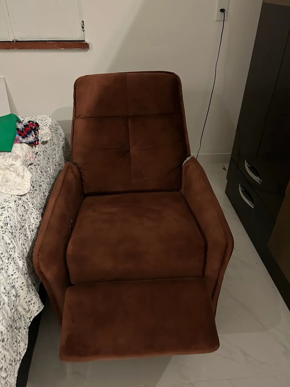 Poltrona reclinável estofada motorizada - Foto 4