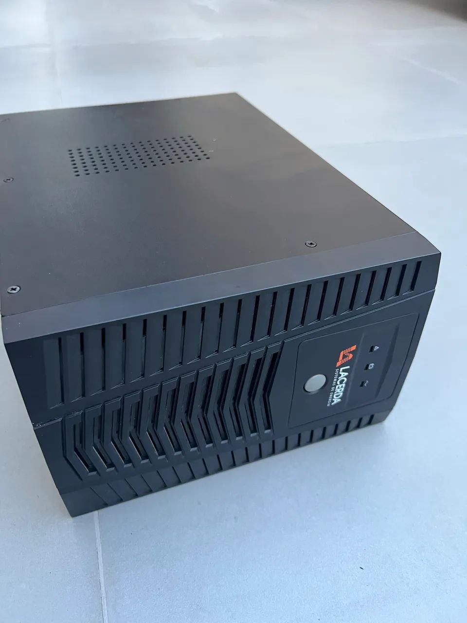 NOBREAK Lacerda New Orion Premium 1400VA 6 tomadas bateria externa 12V/60Ah Usada.  - Foto 2