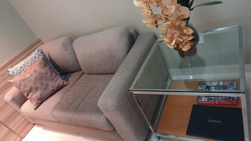 Vende-se Sofá e Mesinha