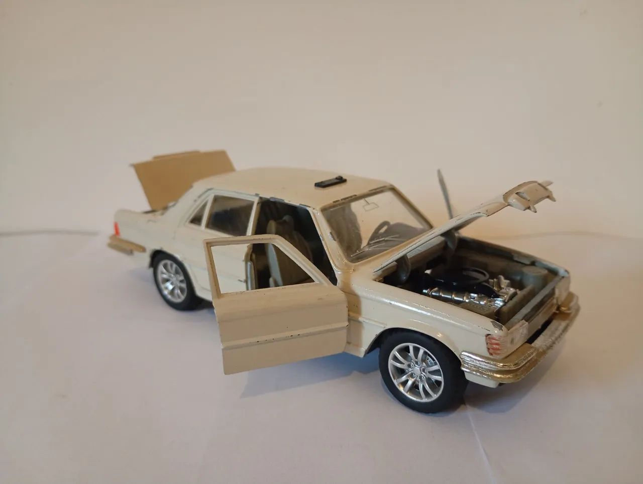 Bburago - Miniatura Mercedes 450 SEL - Foto 5