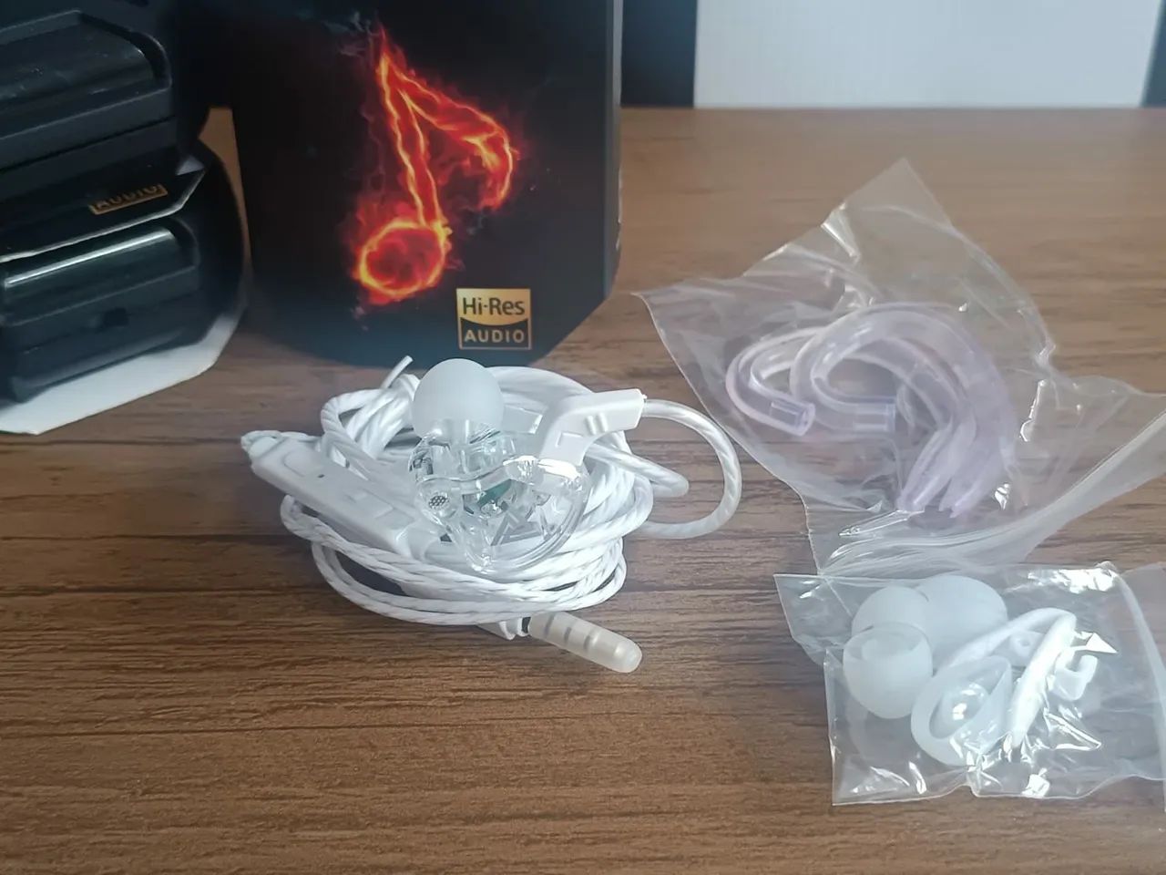 Fone de ouvido QKZ AK6 com microfone  - Foto 3