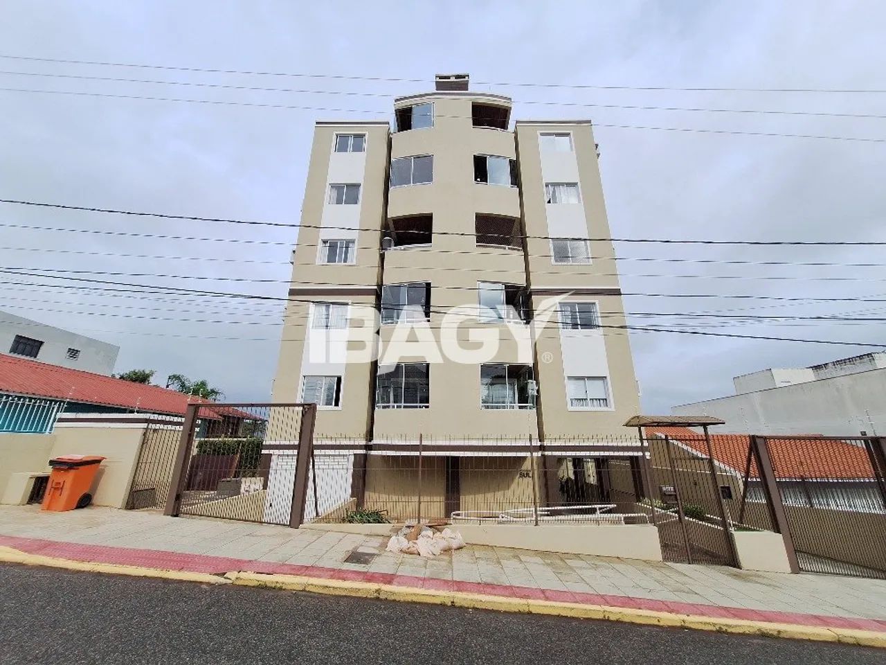 Excelente Apartamento 2 dormitório(s) em Capoeiras - Florianópolis