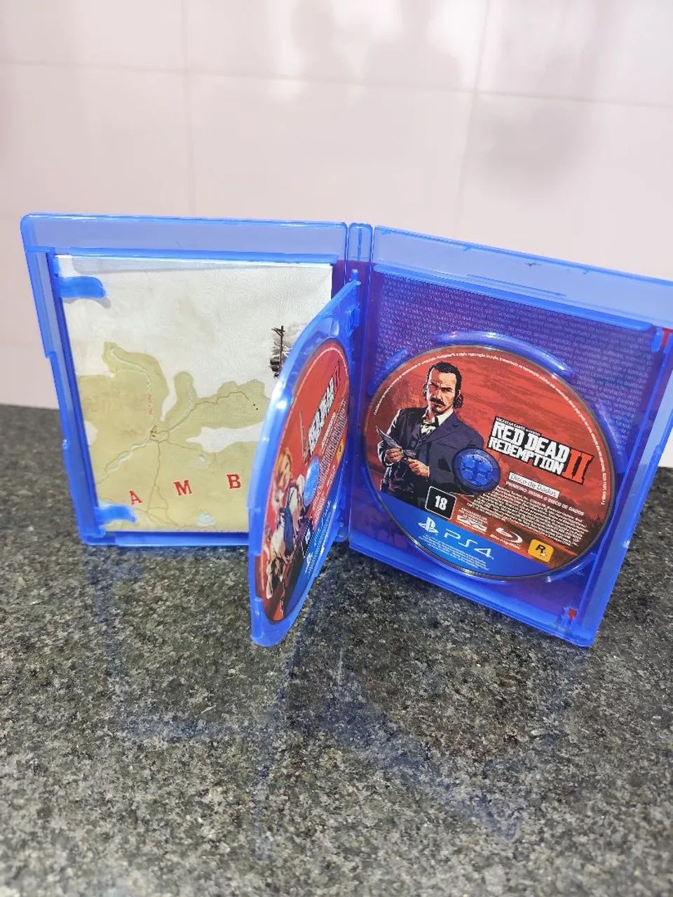 Red dead 2 com mapa 2 cds  original Playstation 4 - Foto 2