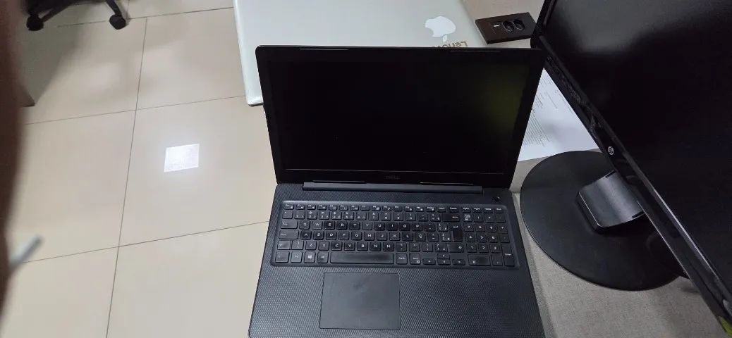 DELL i5-8265U 8GB DE RAM 240GB SSD