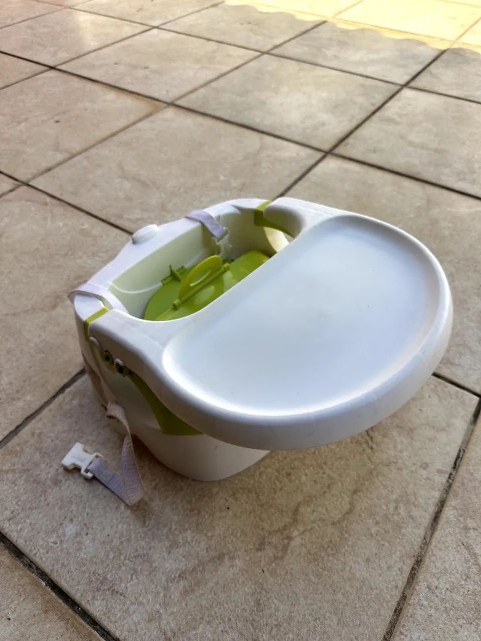 Cadeirinha de alimentação pra bebê - Foto 4