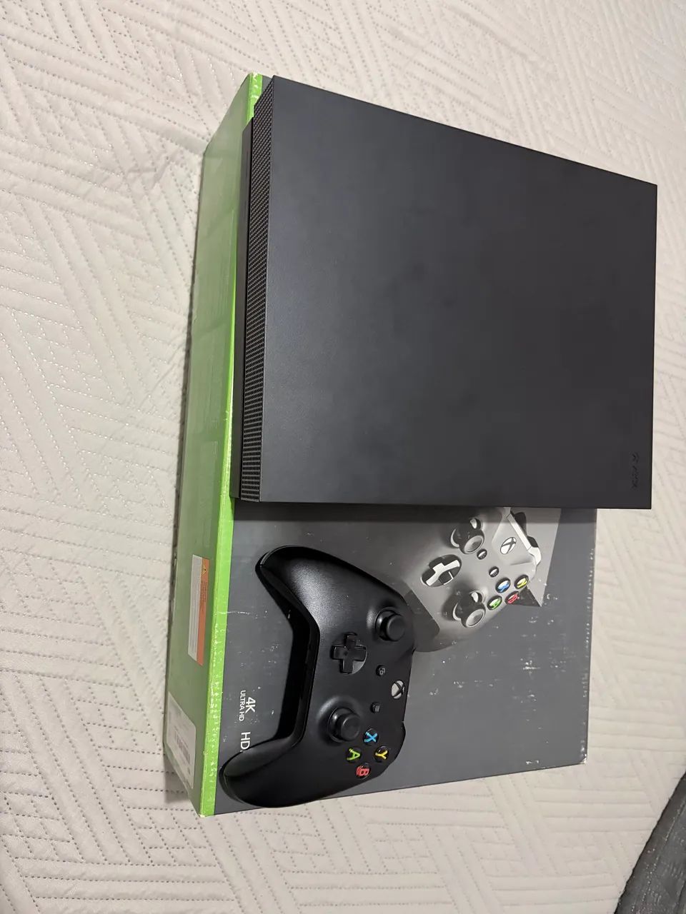 Xbox One X 1tb - Foto 2