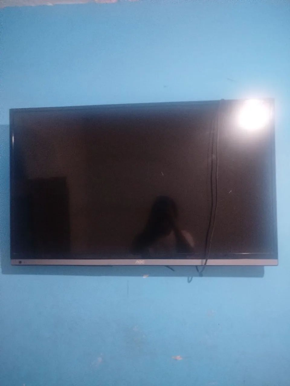 Televisão (para retirada de peças)