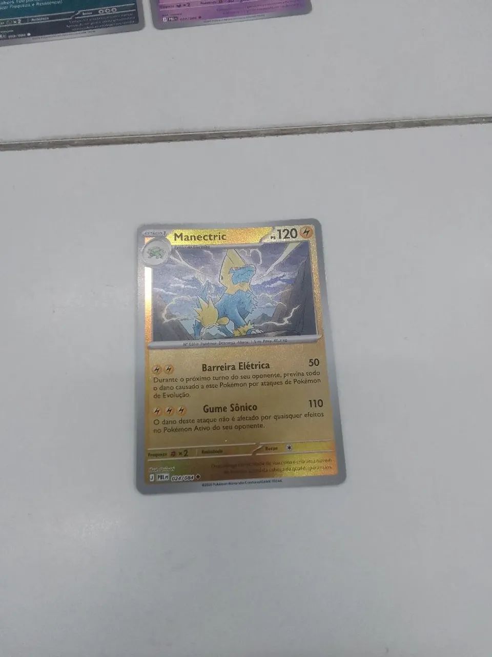 carta Pokémon escuridão absoluta 
