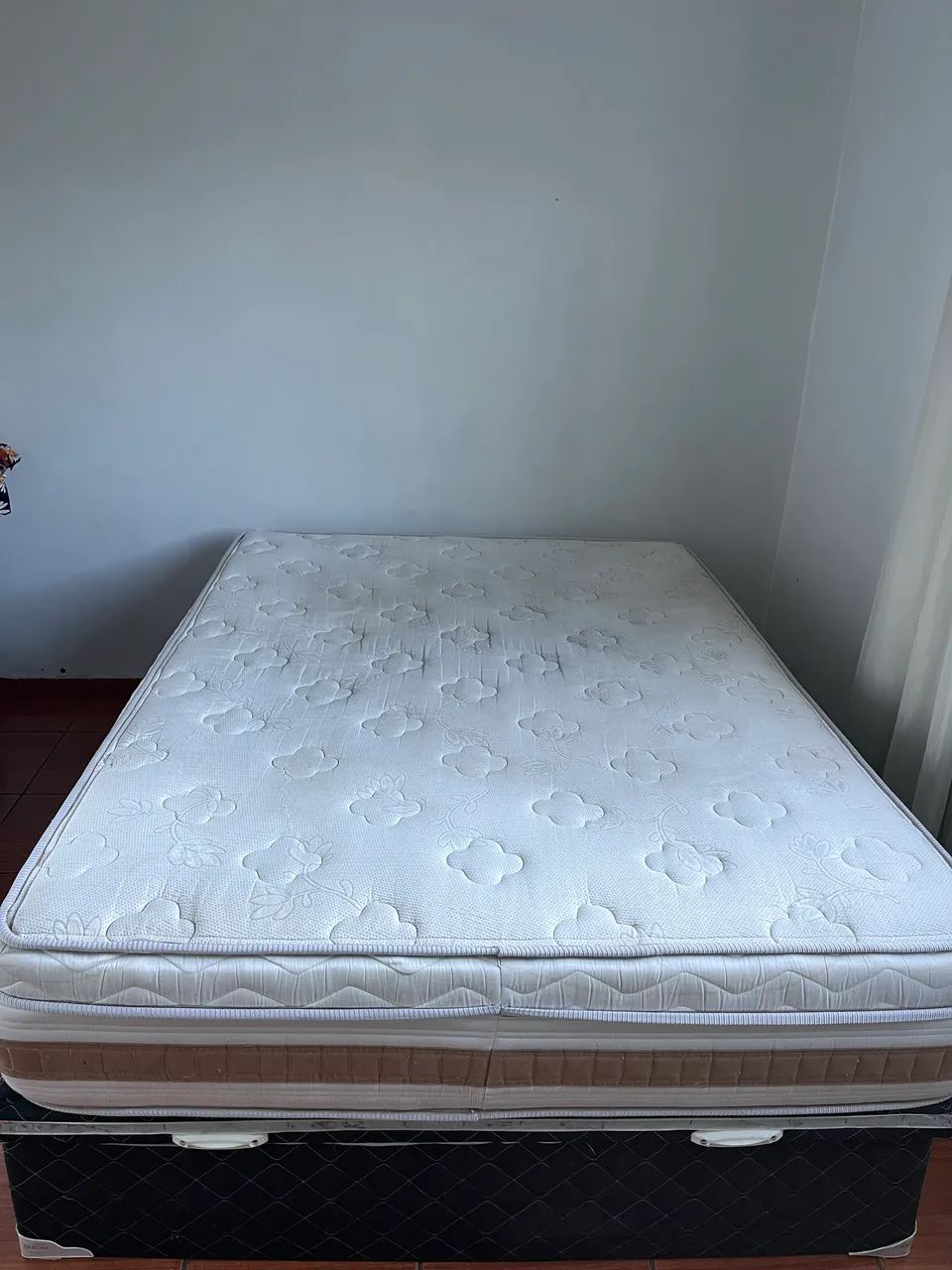 Cama Casal com baú