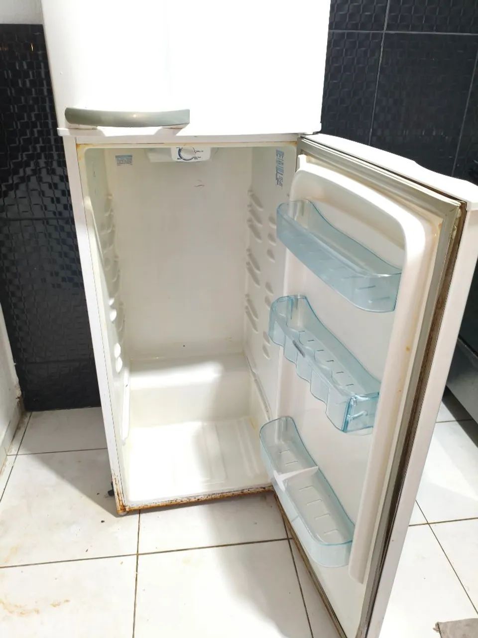 VENDO GELADEIRA ELETROLUX  - Foto 4