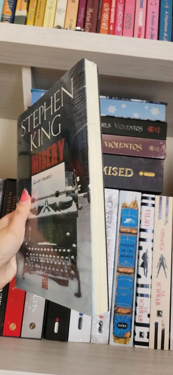 LIVRO MISERY - STEPHEN KING - Foto 2