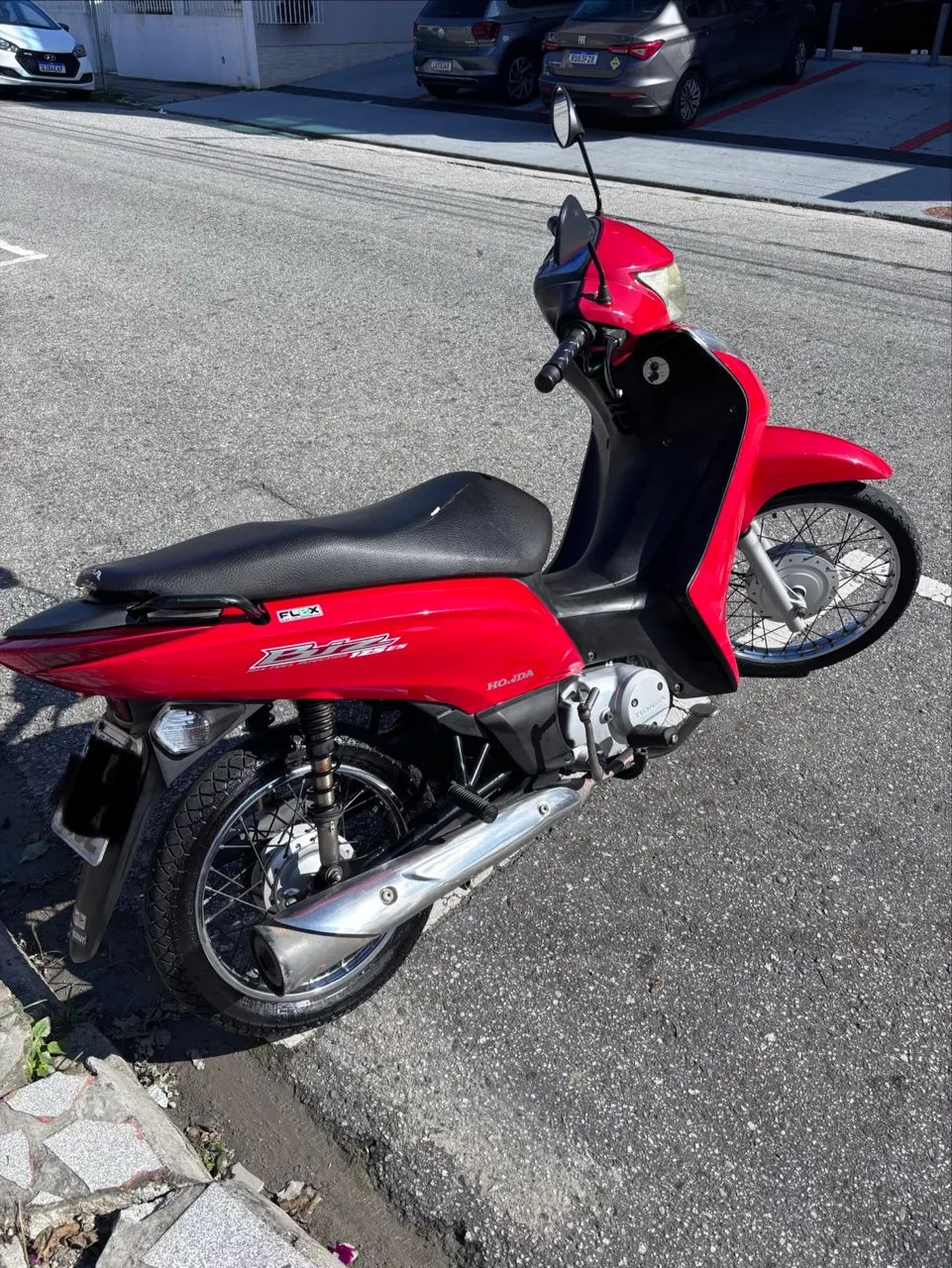 BIZ 125 ES - ANO 2012