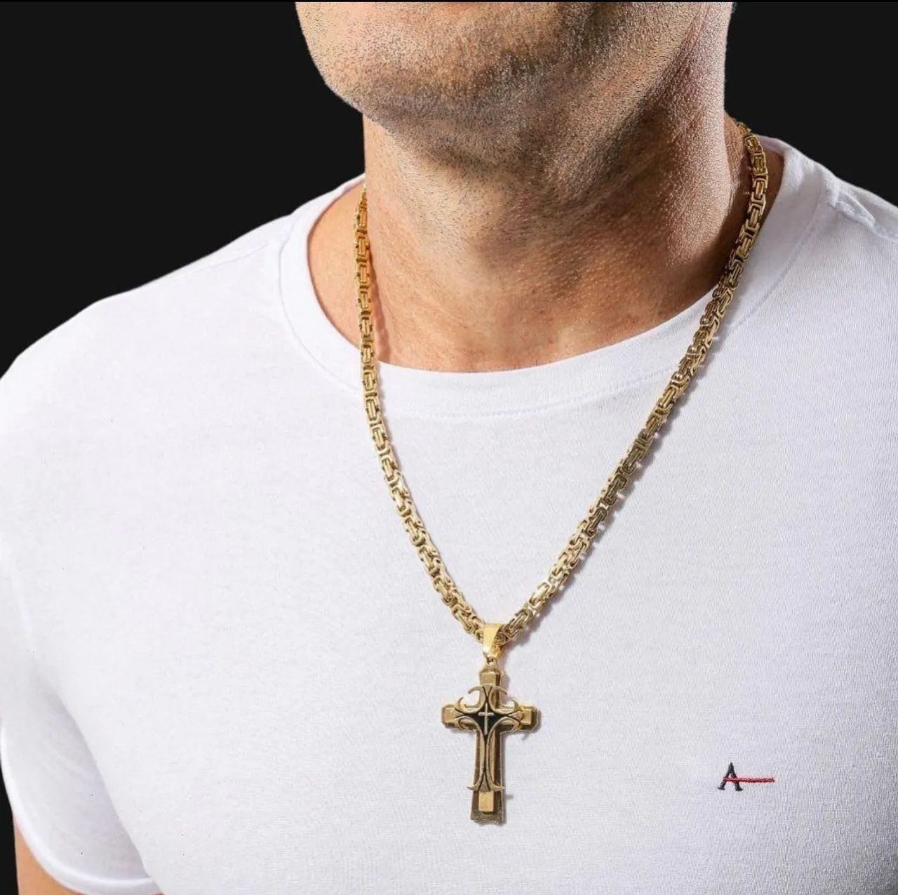 Colar com pingente dourado Cruz Templária de aço cirúrgico  - Foto 3