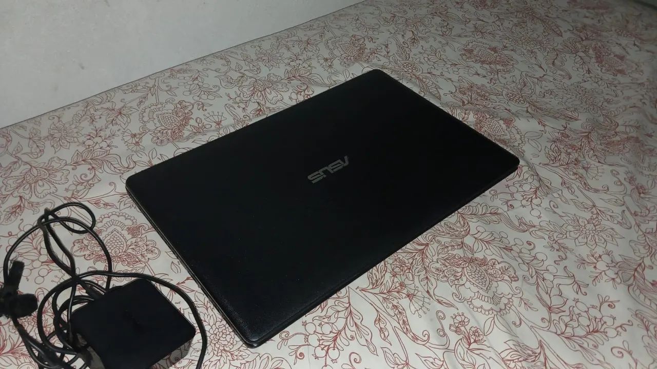Notebook Asus 15.6, HD de 500, 4gb de ram. Tem que usar com esse teclado USB. 200 v - Foto 3
