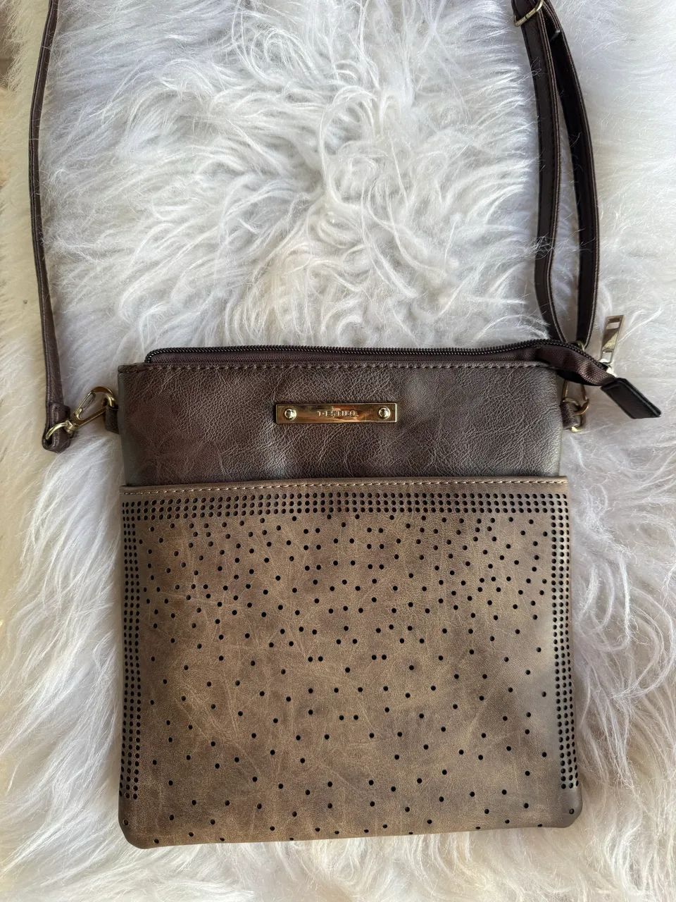 Bolsa  marrom transversal T. Estilo | prática e elegante