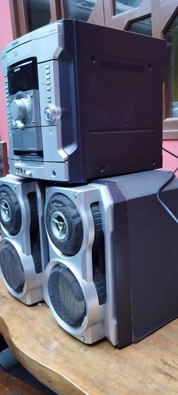 Rádio Sony com caixas - Foto 2