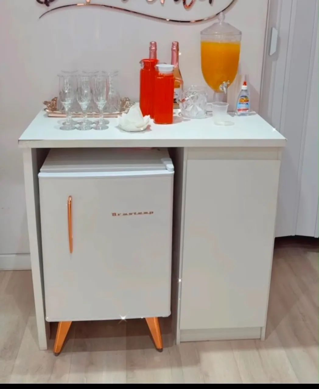 Frigobar retrô + móvel planejado 