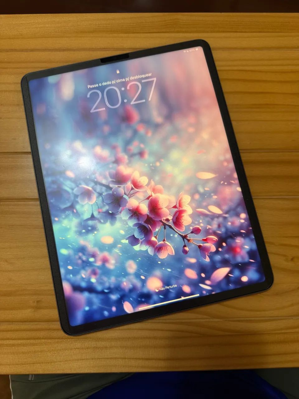 iPad Pro M1 12,9" c/ Magic Keyboard só 65 ciclos - Foto 2