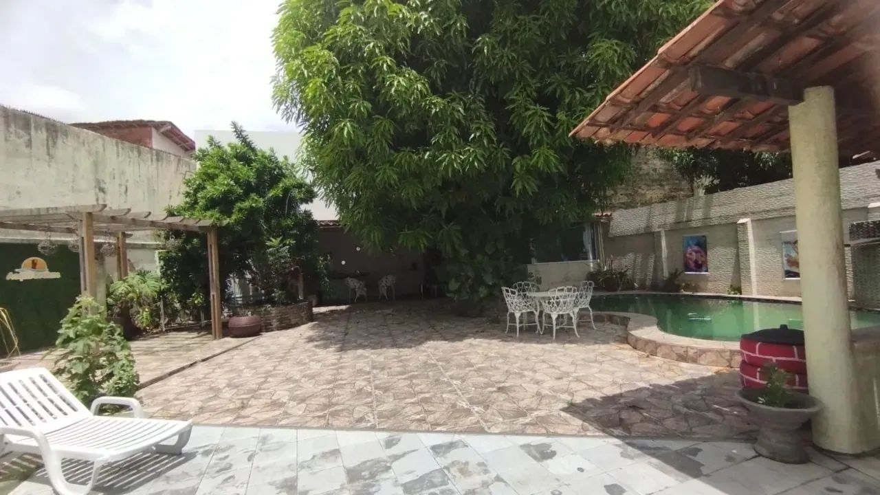 Excelente casa de esquina com piscina e lazer completo no Pici - Foto 4