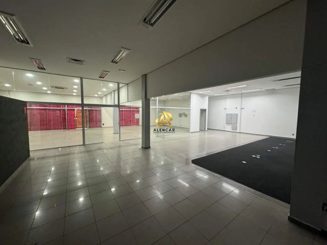 LOJA COMERCIAL COM 800M² EM UMA DAS PRINCIPAIS AVENIDAS DA GLÓRIA  VILA VELHA/ES - Foto 4