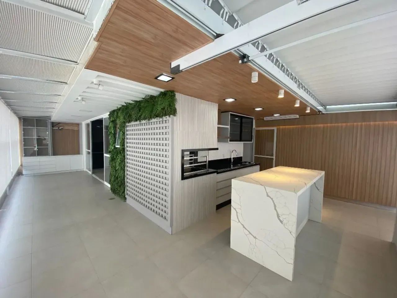 Imóvel para venda tem 220 metros quadrados com 3 quartos em Canto - Florianópolis - SC - Foto 2