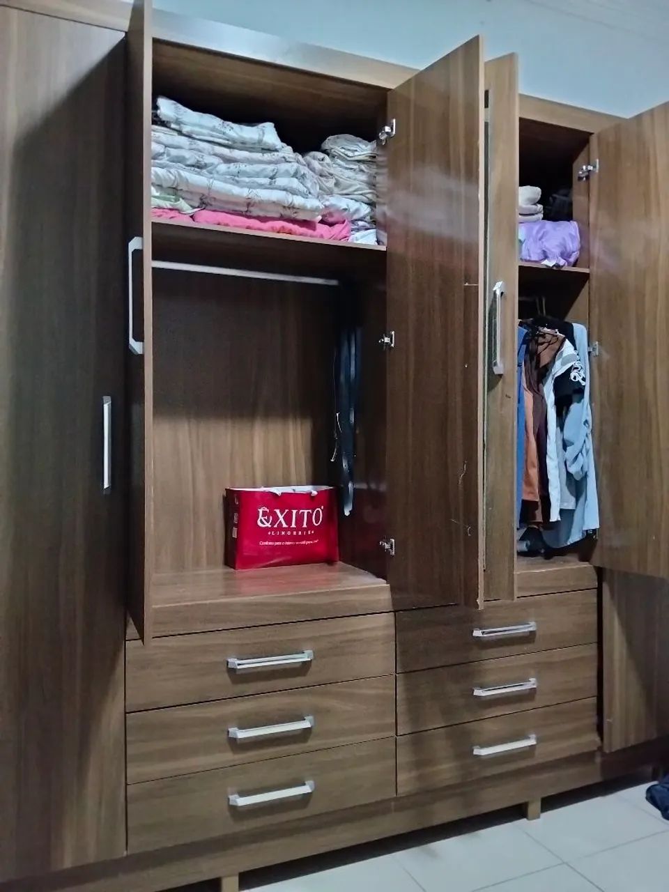 Guarda roupa 6 portas e 6 gavetas - Foto 4