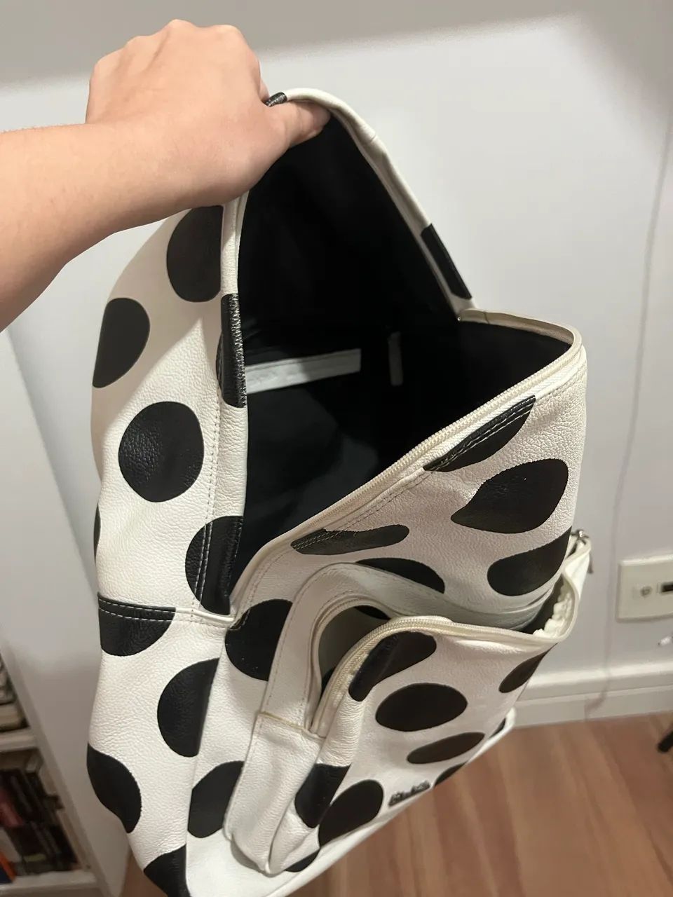 Mochila Grande de Couro Via Mia - Foto 2