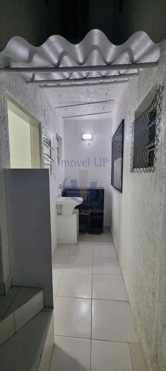 Quarto com cozinha conjugada, banheiro com box . Área de serviço privativo - Foto 2