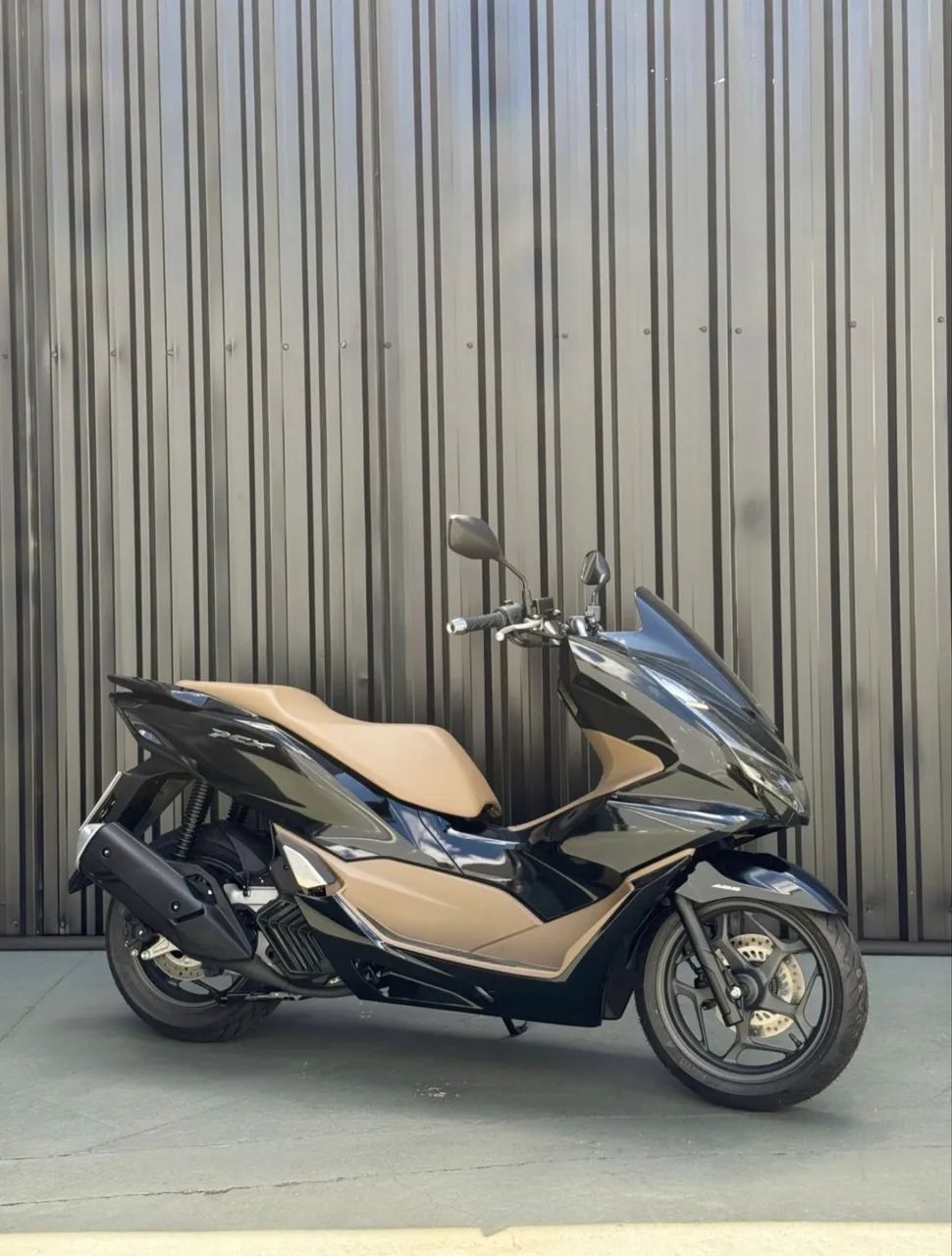PCX DLX 2026