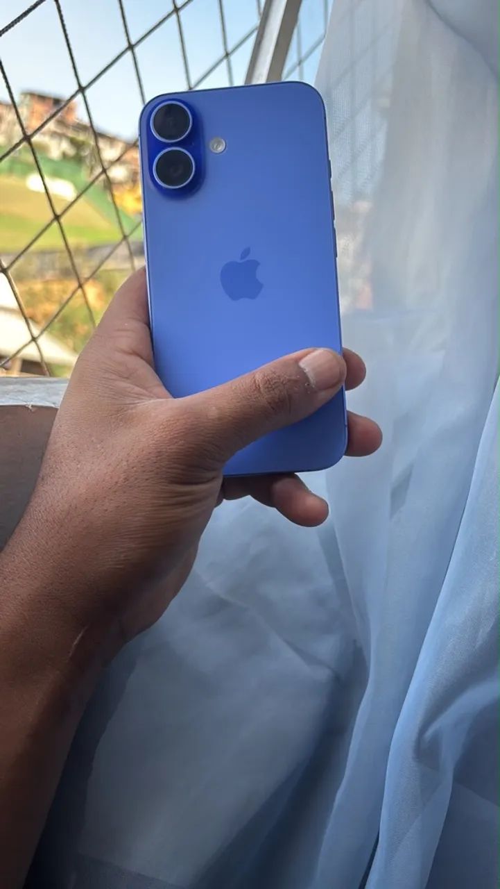 iPhone 16