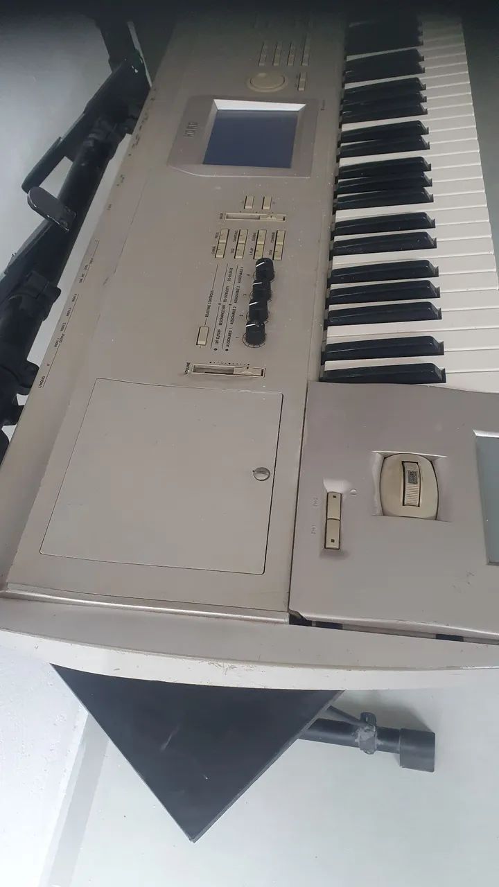 Teclado korg triton studio 61